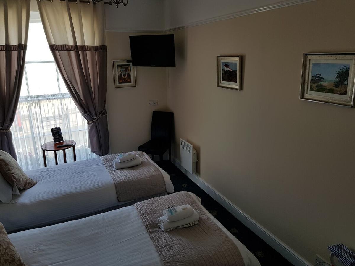 Waterfront Hotel Deal Kültér fotó
